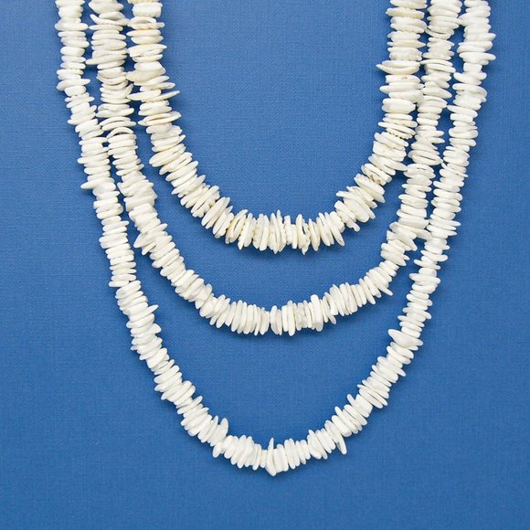 Surfer Square Cut Puka Clam Shell Necklace 20-inch length - Picture 3 of 4